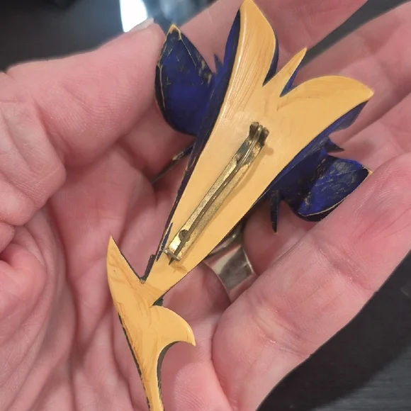 Antique Blue Purple Lilly Hand painted Flower Brooch Lawyer Wooden - Picture 4 of 6